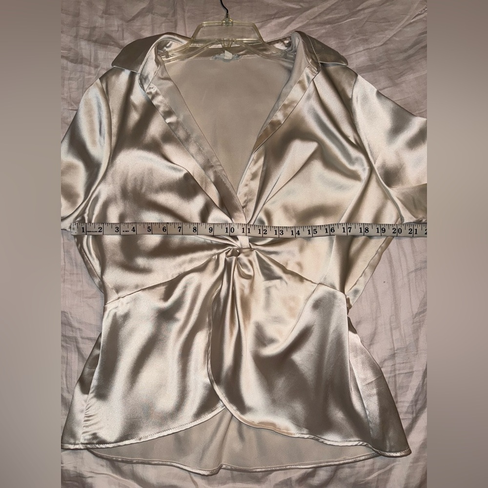 Pleione Champagne Satin Front Twist Peplum Blouse Size L - Picture 5 of 9